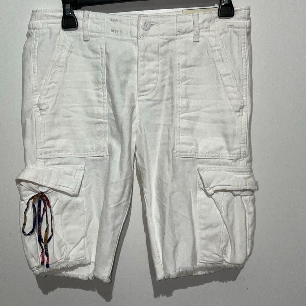 American Eagle Outfitters Women's White Cotton Raw Hem Cargo Shorts Size 0 NWT‎